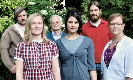 Initiatoren des Bürgerbegehrens gegen Olympia 2018 in Oberammergau, v.l.n.r.: Flori Schwarzfischer, Regina Schmid, Josef F. Holzwarth, Andrea Sorg, Korbinian Freier, Barbara Bierling